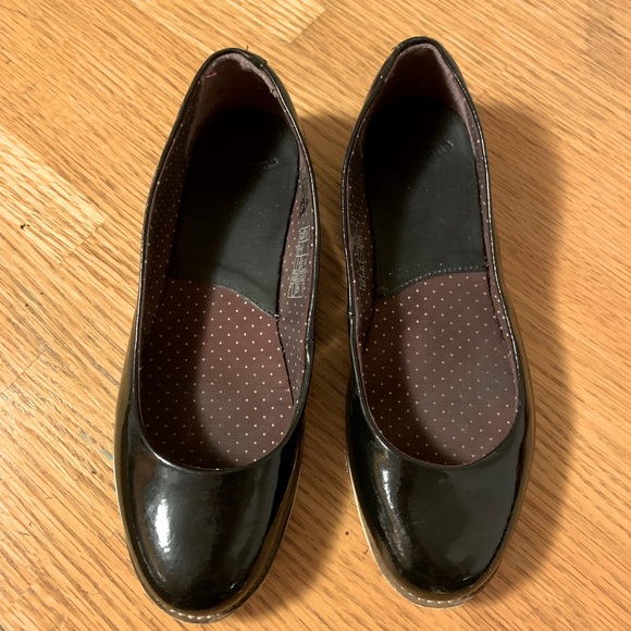 Dr. Marten flats - Picture 1 of 3